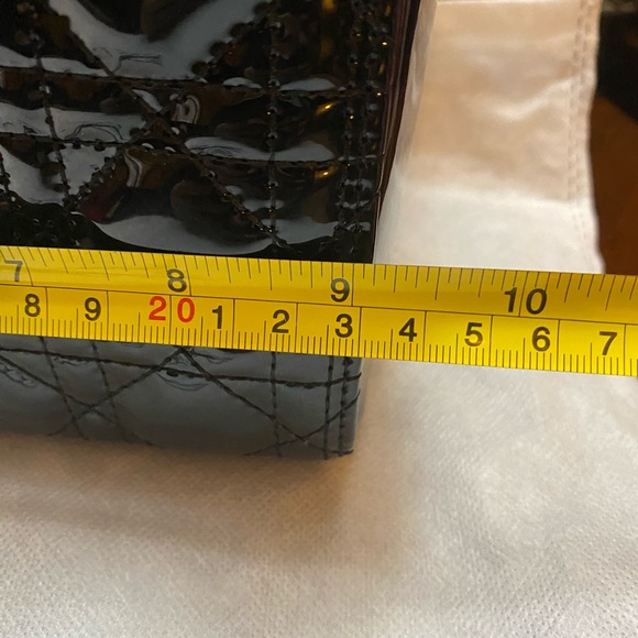 Black Patent Leather Handbag - Picture 6 of 8